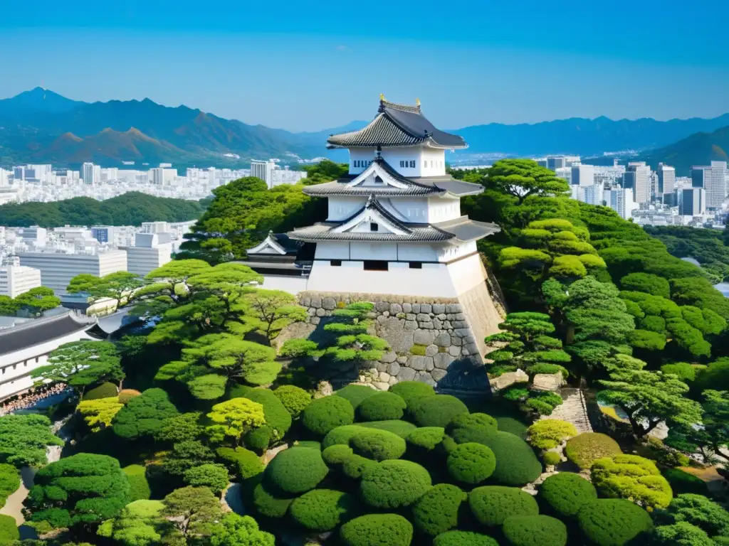 Explorando la belleza del Castillo Himeji, con su arquitectura tradicional japonesa destacando entre el paisaje verde